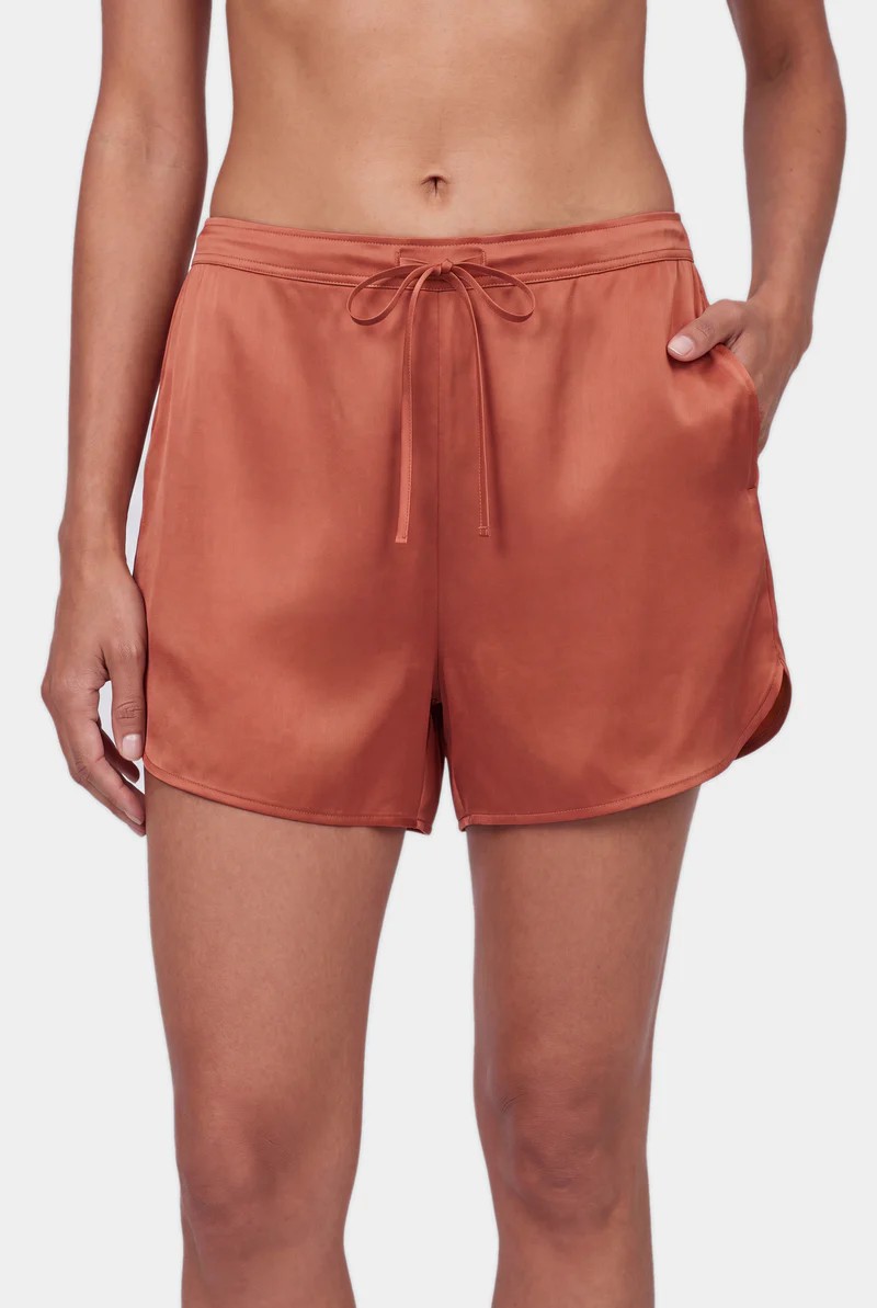 Shorts_Amber_solo
